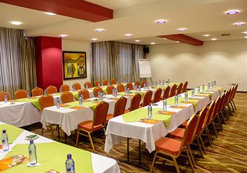 Maxlot Hotel Accra Buitenkant foto