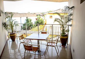 Maxlot Hotel Accra Buitenkant foto