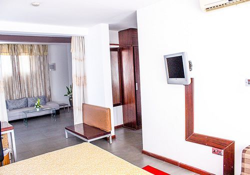 Maxlot Hotel Accra Buitenkant foto